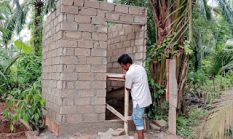 Tingkatkan Kesehatan Masyarakat, Desa Tanjung Barani Dapat Bantuan 60 Unit MCK