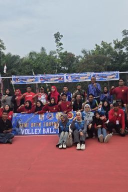 Anggota DPRD Provinsi Riau Buka Turnamen Voli Putri Cup III IPKPB 2025, 32 Tim Siap Berlaga 