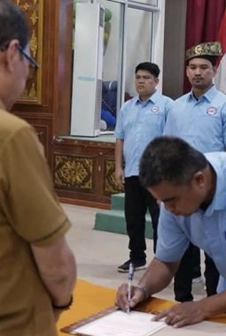 Agus Gunawan. S.Sos Resmi Nakodai PBVSI Kota Dumai