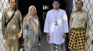 Dukung Program Khidmat Kebersihan, DLH Kota Dumai Serahkan Tong Sampah 3 Warna kepada Disperindag