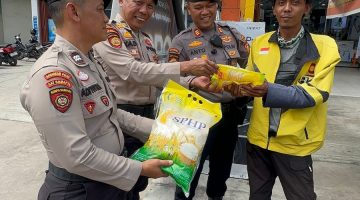 Sentuhan Hangat: Polres Dumai Memberikan Sembako Untuk Pahlawan Jalanan, Ojek Online!