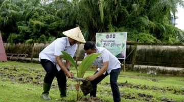 Rutan Dumai Ikuti Penanaman Pohon Kelapa Serentak Dukung Ketahanam Pangan Nasional 