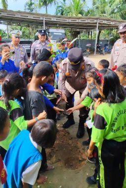 Edukasi Cinta Lingkungan, Polsek Dumai Timur Sambangi Siswa TK Victory Lewat Program Green Policing
