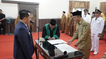 PMA Lantik 53 Orang Pejabat Administrator dan Pengawas Di Lingkungan Pemkab Padang Lawas