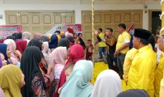 Golkar Padang Lawas Gelar Bakti Sosial Pemberian Sembako Gratis dan Santunan Anak Yatim