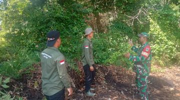 Babinsa Koramil 04/Rupat Laksanakan Patroli Karhutla Bersama Warga di Desa Hutan Panjang